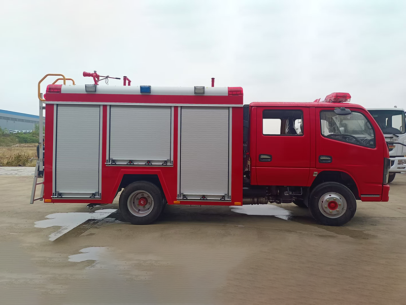 2.5吨水罐消防车