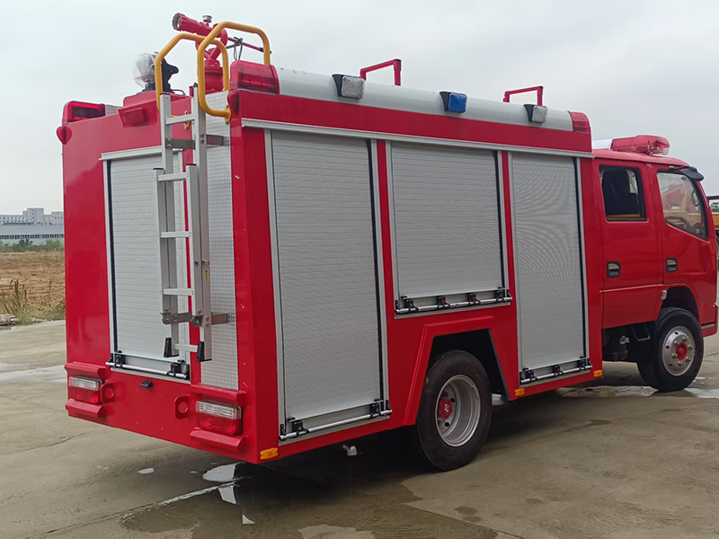 2.5吨水罐消防车