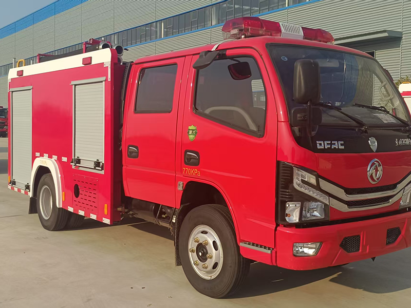 2吨水罐消防车