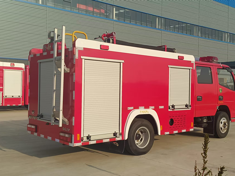 2吨水罐消防车