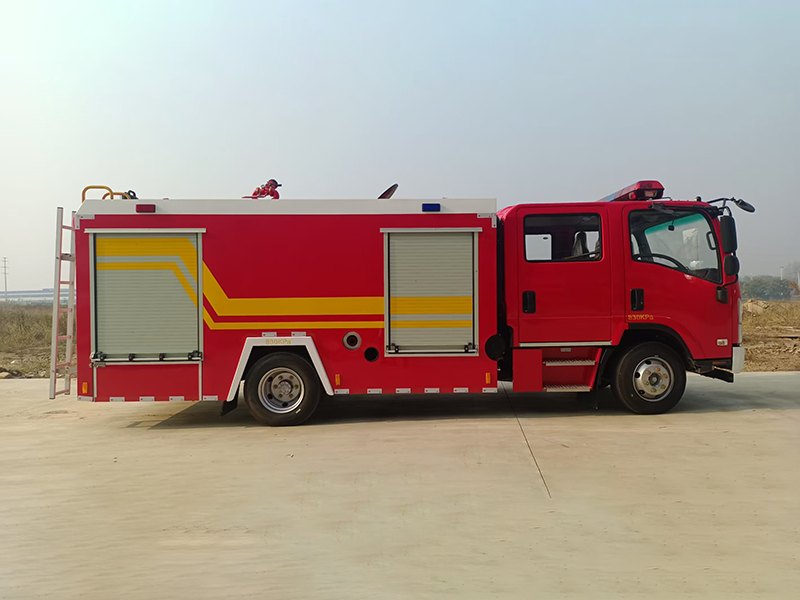 3.55吨五十铃水罐消防车