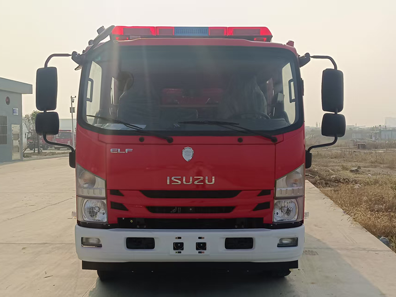 3.55吨五十铃水罐消防车