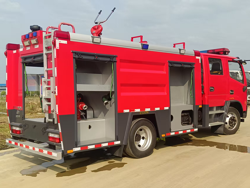 5吨东风大多利卡水罐消防车