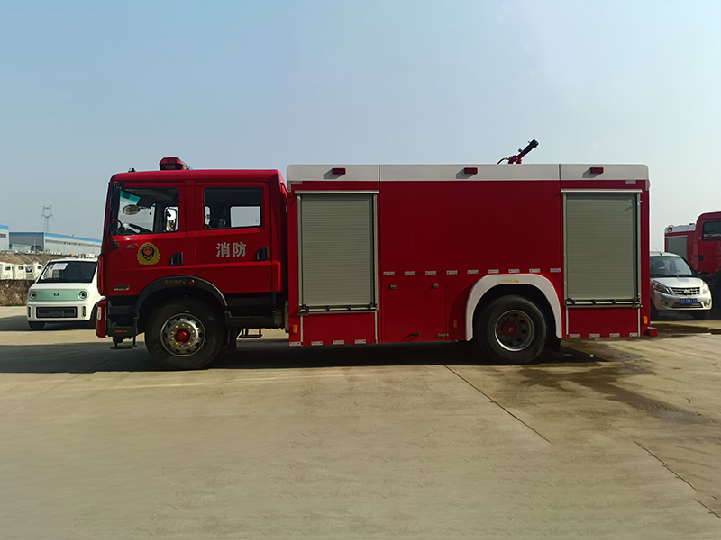 6吨水罐消防车