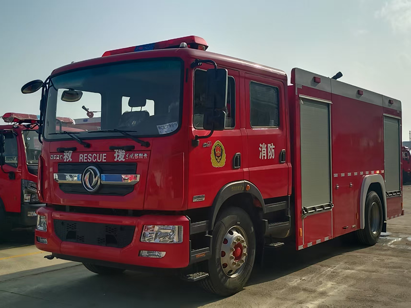 6吨水罐消防车