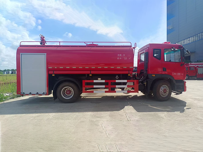 12吨消防洒水车