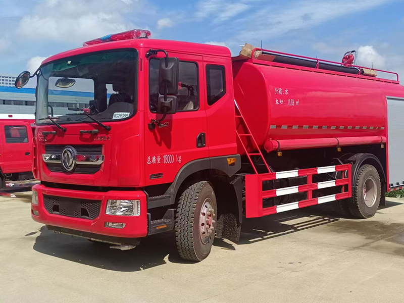 12吨消防洒水车