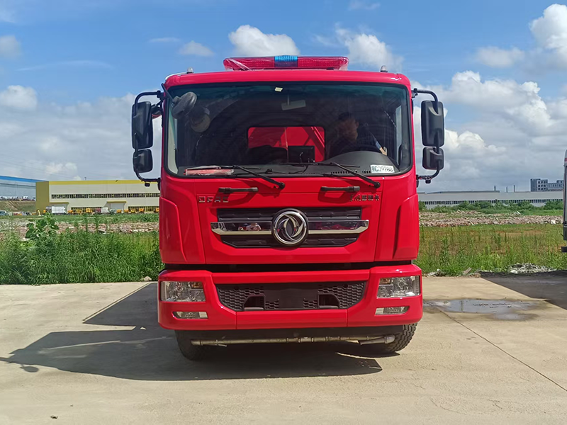 12吨消防洒水车