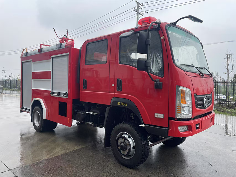 东风3.5吨四驱水罐消防车