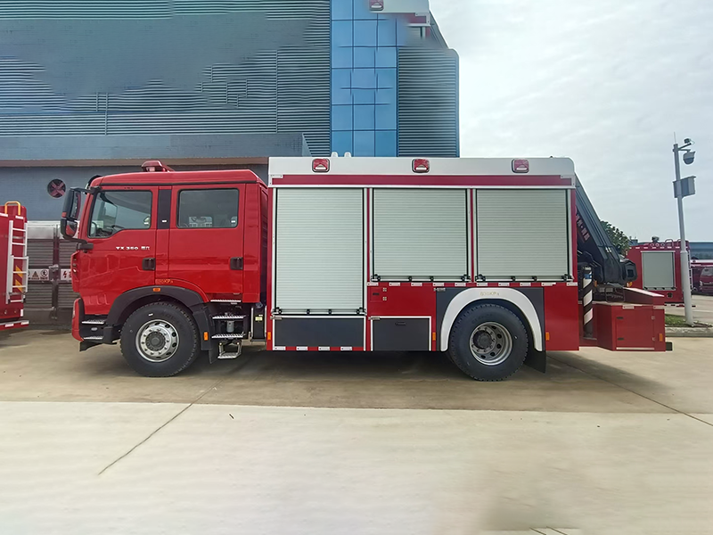 重汽豪沃抢险救援消防车