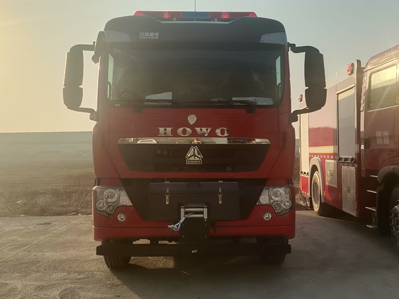 重汽豪沃抢险救援消防车