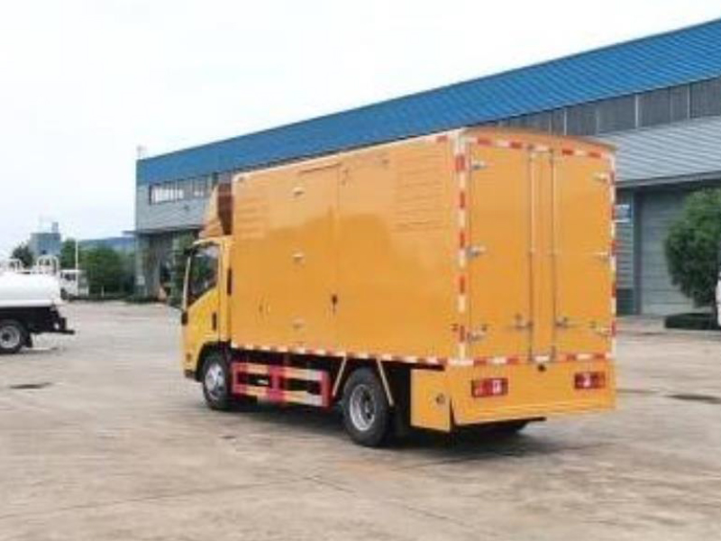 东风天龙800KW电源车